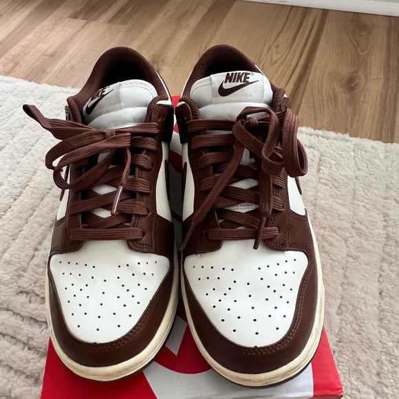 Nike women’s Dunk sneakers - Picture 3 of 7